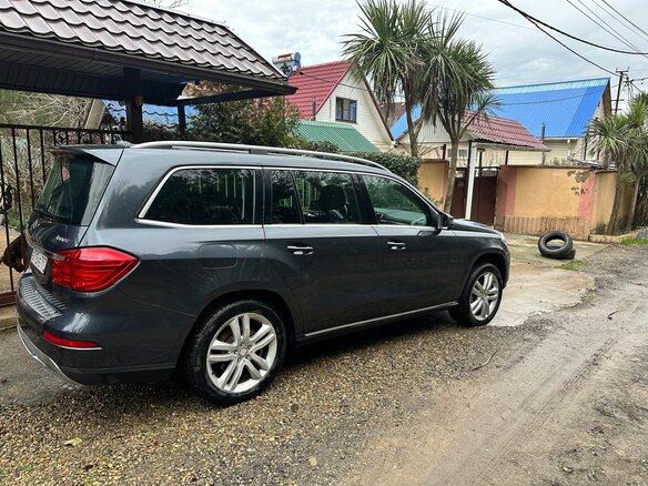 2013 Mercedes-Benz GL-Класс 350 II (X166), серый, 3500000 рублей - вид 2