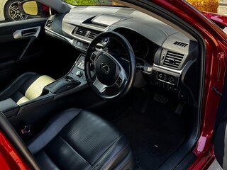 2012 Lexus CT 200h I, красный, 1695000 рублей, вид 5