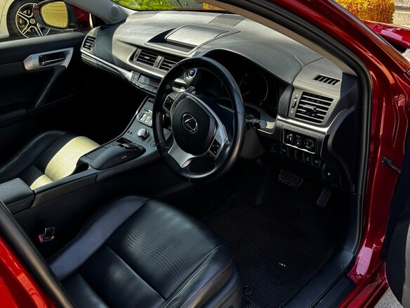 2012 Lexus CT 200h I, красный, 1650000 рублей - вид 4