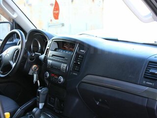 2011 Mitsubishi Pajero IV Рестайлинг 1, чёрный, 1790000 рублей, вид 5