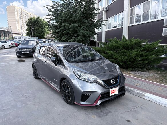 2018 Nissan Note Nismo S e-Power II Рестайлинг, серый, 1600000 рублей - вид 3