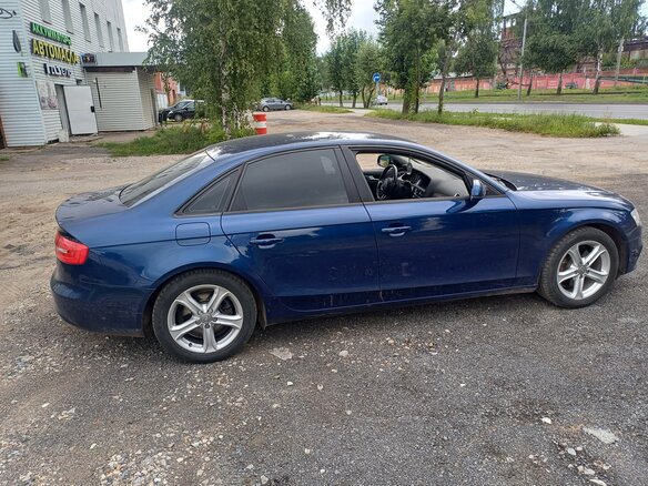 2013 Audi A4 IV (B8) Рестайлинг, синий, 1050000 рублей - вид 3