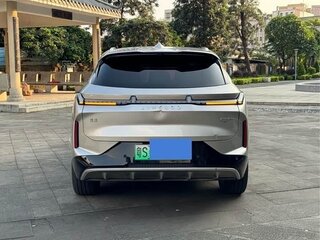 2025 Lynk & Co 08 21.2 kWh I, серебристый, 3554033 рублей, вид 5