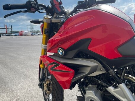 2019 BMW G 310 R, красный, 380000 рублей, вид 2