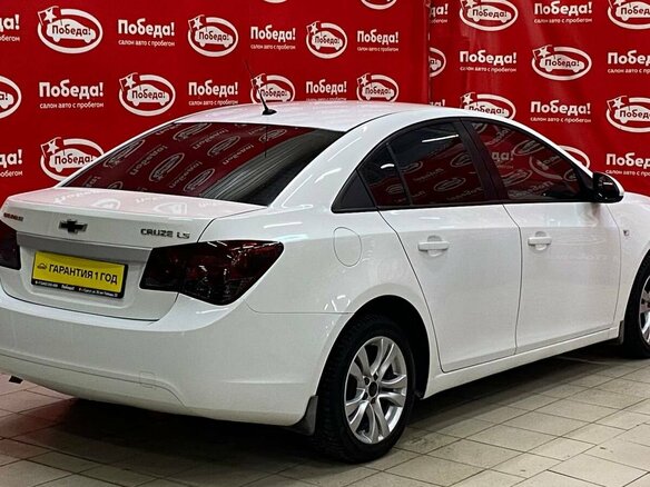 2012 Chevrolet Cruze I, белый, 699000 рублей - вид 3