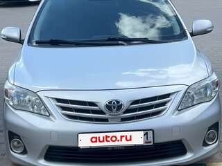2012 Toyota Corolla X (E140, E150) Рестайлинг, серебристый, 900000 рублей, вид 3
