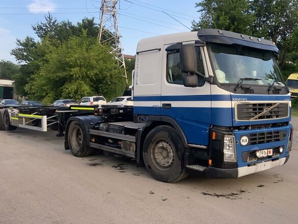 2002 Volvo FM, синий, 2100000 рублей
