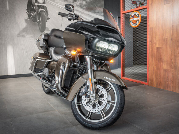 2020 Harley-Davidson Road Glide, коричневый - вид 2