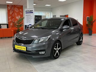 2017 Kia Rio III Рестайлинг, серый, 950000 рублей, вид 1