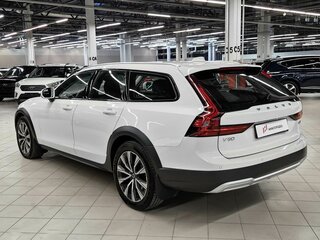 2021 Volvo V90 Cross Country I Рестайлинг, белый, 3799000 рублей, вид 5