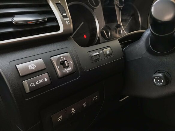 2015 Lexus LX 570 III Рестайлинг, чёрный - вид 23