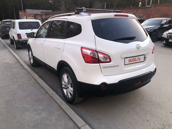 2012 Nissan Qashqai+2 I Рестайлинг, белый, 1200000 рублей - вид 2