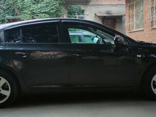2012 Chevrolet Cruze I, чёрный, 900000 рублей, вид 3
