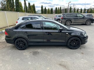 2017 Volkswagen Polo V Рестайлинг, чёрный, 1250000 рублей, вид 4