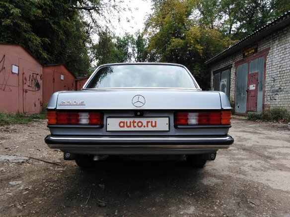 1982 Mercedes-Benz W123 230, серебристый - вид 23