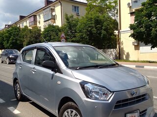 2019 Daihatsu Mira e:S II, серебристый, 860000 рублей, вид 2