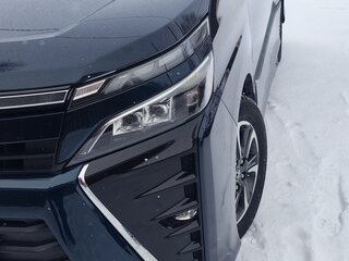 2018 Toyota Voxy III (R80) Рестайлинг, синий, 2900000 рублей, вид 2