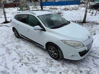 2010 Renault Megane III, белый, 650000 рублей, вид 2