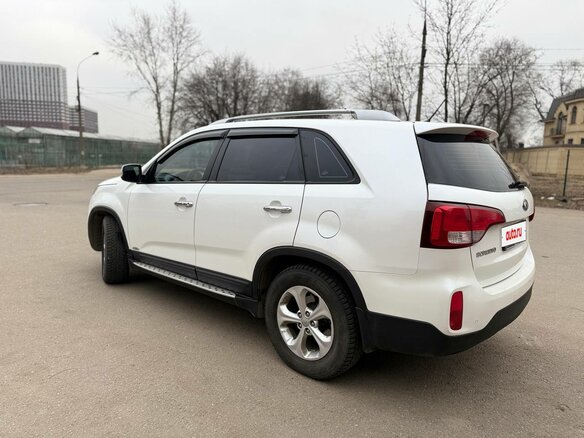 2014 Kia Sorento II Рестайлинг, белый, 1700000 рублей - вид 18