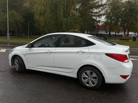 2015 Hyundai Solaris I Рестайлинг, белый, 1100000 рублей - вид 13