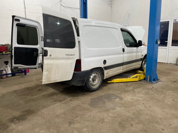 2007 Peugeot Partner I Рестайлинг, белый, 650000 рублей - вид 12