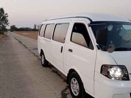 2005 Kia Pregio, белый, 680000 рублей, вид 3