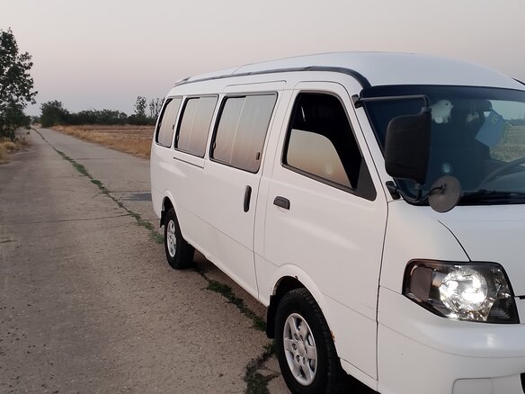 2005 Kia Pregio, белый, 680000 рублей - вид 2