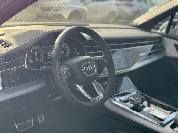 2026 Audi Q7 50 TDI II (4M) Рестайлинг 2, серый, 11290000 рублей - вид 8