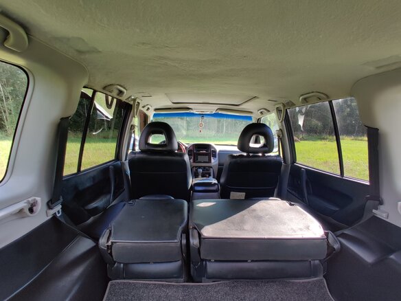 2001 Mitsubishi Montero III, серый, 680000 рублей - вид 13