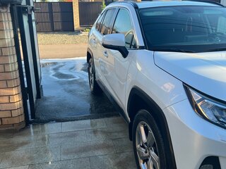 2021 Toyota RAV4 V (XA50), белый, 3700000 рублей, вид 3