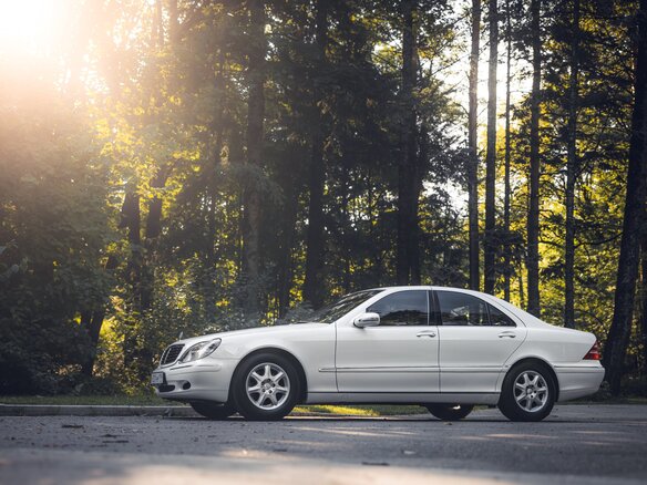 1999 Mercedes-Benz S-Класс 320 IV (W220), белый - вид 8