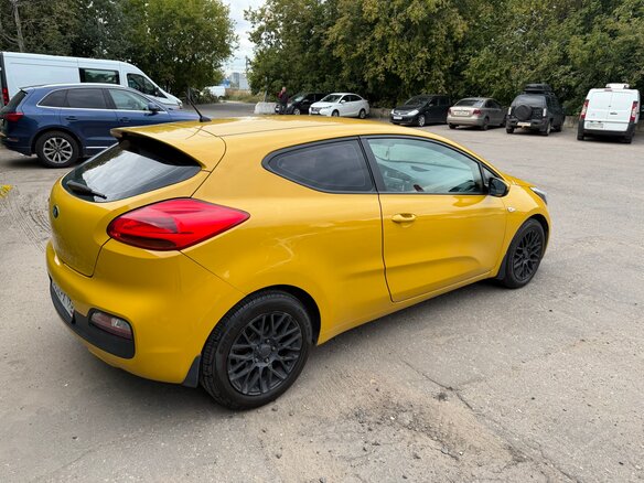 2016 Kia Ceed II Рестайлинг, жёлтый, 800000 рублей - вид 5