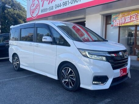 2021 Honda Stepwgn Spada V Рестайлинг, белый, 1980000 рублей, вид 3