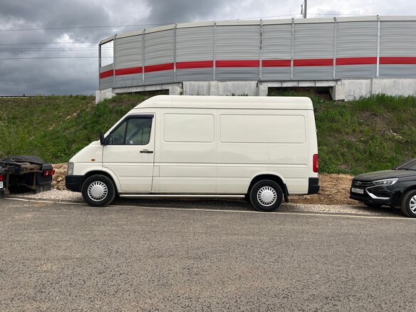 2005 Volkswagen LT, белый, 1600000 рублей