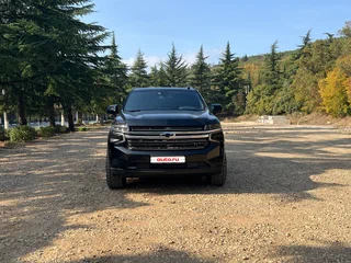 2021 Chevrolet Tahoe V, чёрный, 7900000 рублей, вид 3