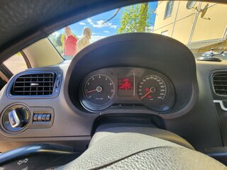 2011 Volkswagen Polo V, чёрный, 470000 рублей, вид 2
