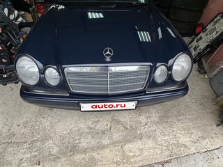 1996 Mercedes-Benz E-Класс 200 II (W210, S210), синий, 1220000 рублей, вид 1