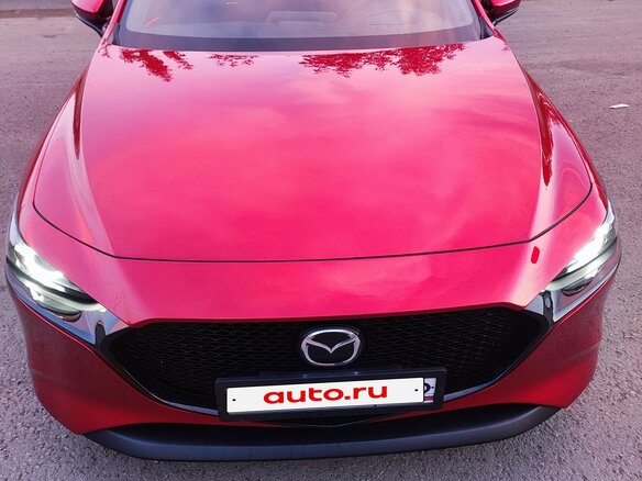 2019 Mazda 3 IV (BP), красный, 1800000 рублей - вид 2