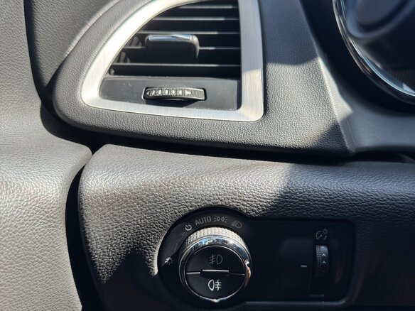 2012 Opel Astra GTC J Рестайлинг, серебристый, 800000 рублей - вид 8