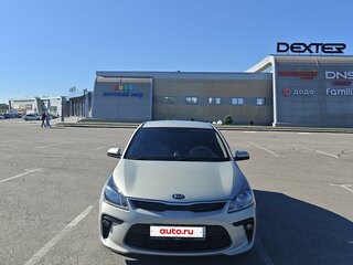 2018 Kia Rio IV, бежевый, 1549900 рублей, вид 1