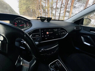 2019 Peugeot 308 II Рестайлинг, синий, 1600000 рублей, вид 4