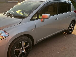 2012 Nissan Tiida I Рестайлинг, серебристый, 900000 рублей, вид 3