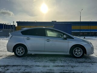 2011 Toyota Prius III Рестайлинг (XW30), серый, 1170000 рублей, вид 4