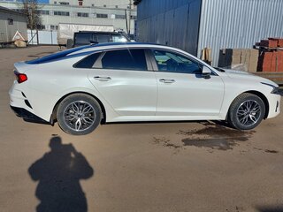 2021 Kia K5 III, белый, 3300000 рублей, вид 2