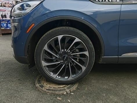 2021 Lincoln Aviator II, синий, 6900000 рублей - вид 25