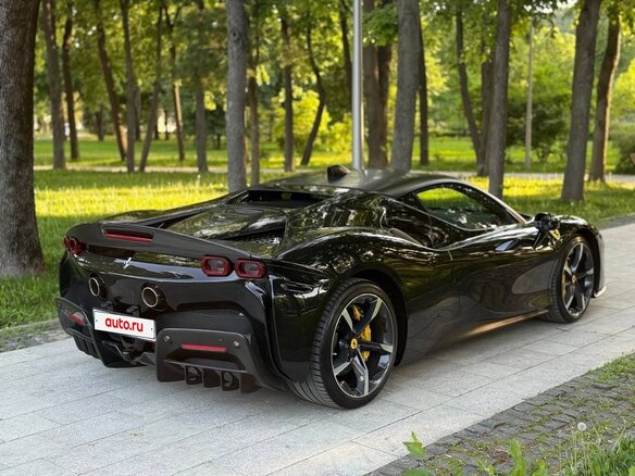 2021 Ferrari SF90 Stradale, чёрный, 34476000 рублей - вид 2