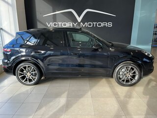 2022 Porsche Cayenne S III, чёрный, 15300000 рублей, вид 1