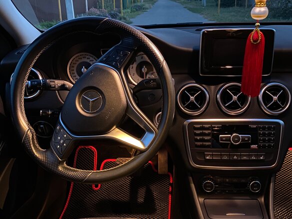2014 Mercedes-Benz A-Класс 180 III (W176), красный - вид 10