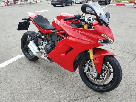 2017 Ducati Supersport, красный, 1000000 рублей, вид 1