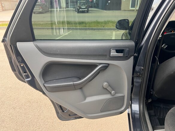 2008 Ford Focus II Рестайлинг, серый, 550000 рублей - вид 15